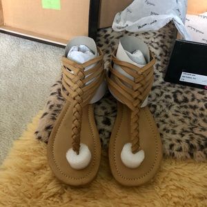 NWT Michael Antonio Driver thong sandals